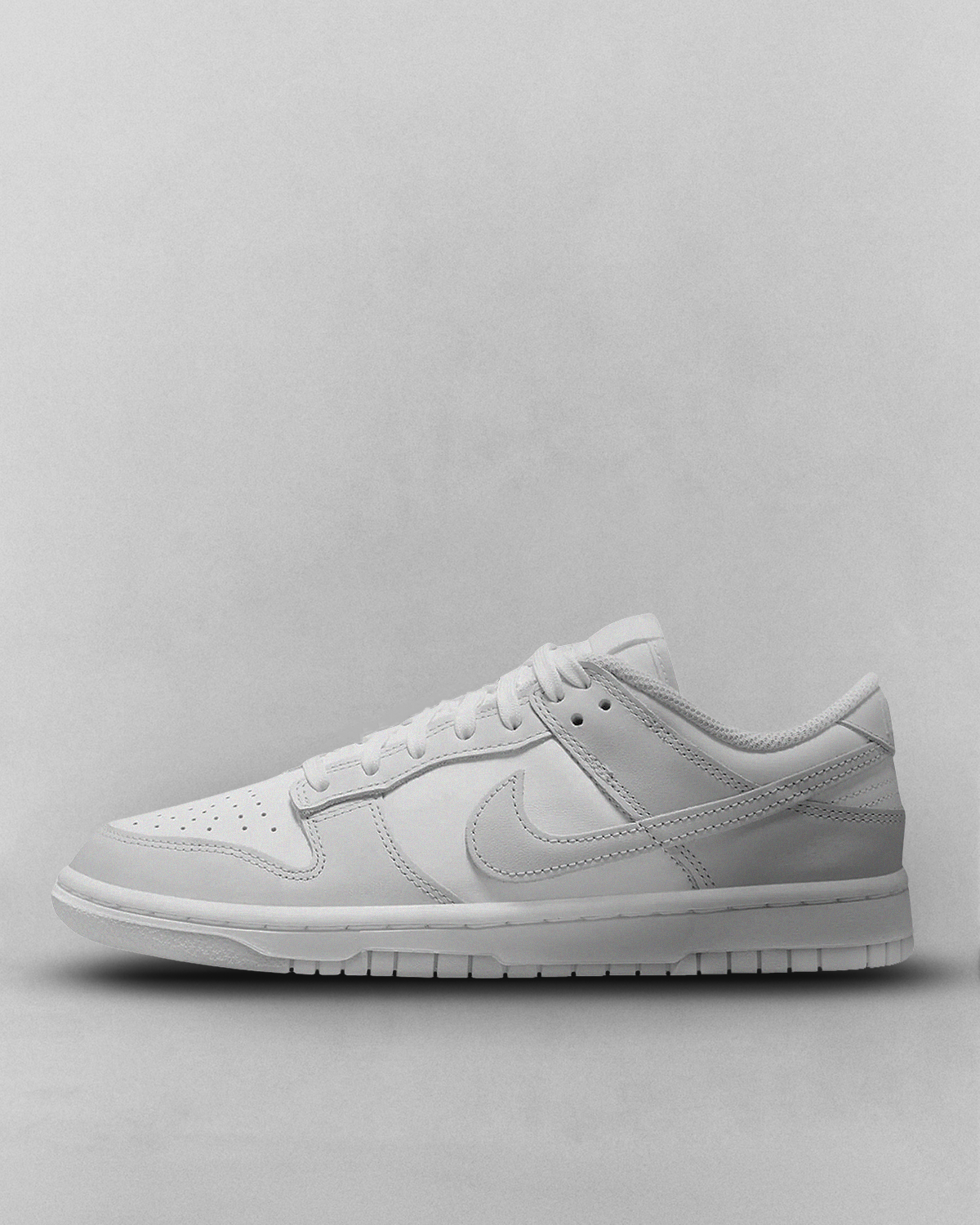 Sneaker Concept PSD Mock-Up – Dunk Low (Editable File)